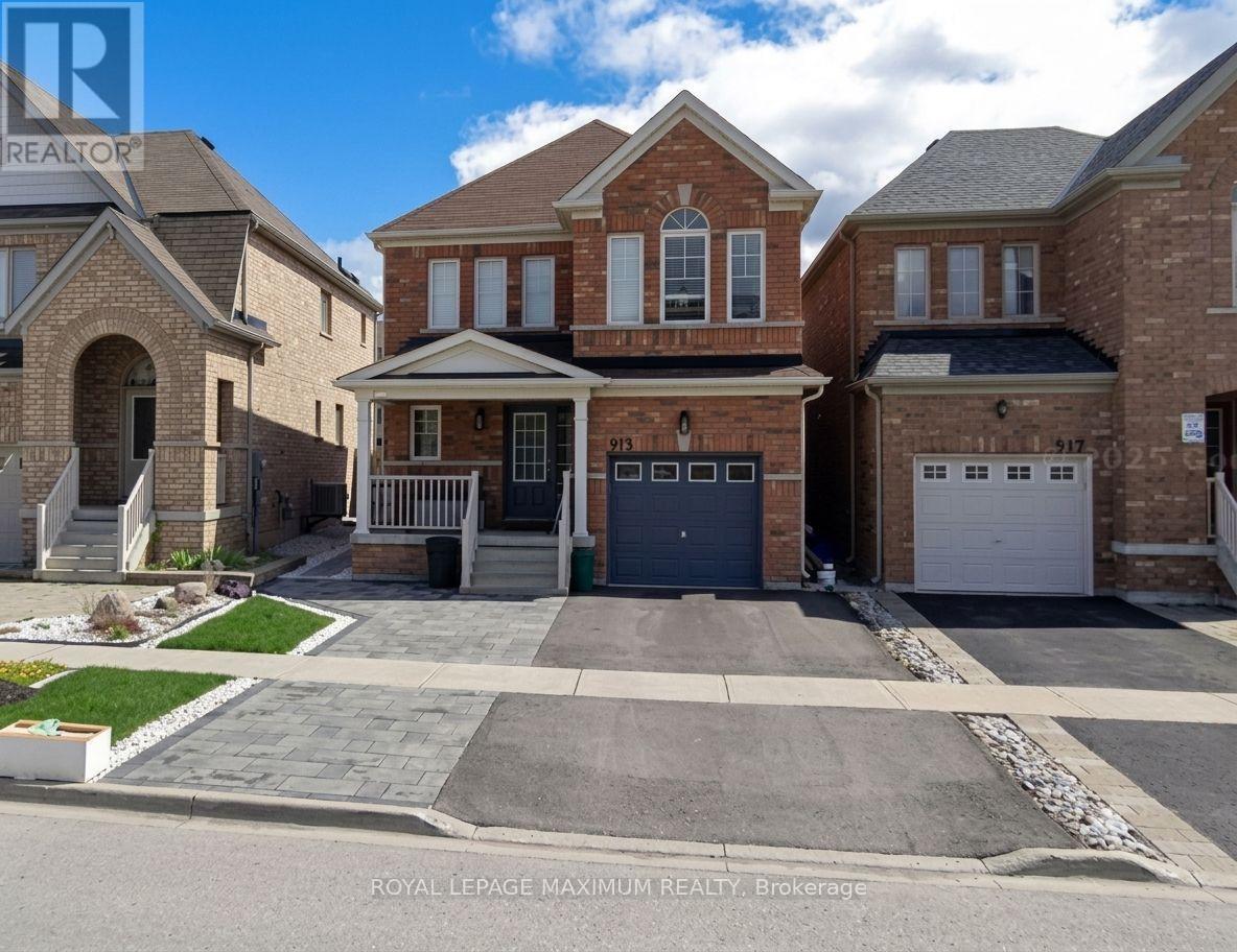 913 Miller Park Avenue, Bradford West Gwillimbury, Ontario  L3Z 0L4 - Photo 1 - N13548432