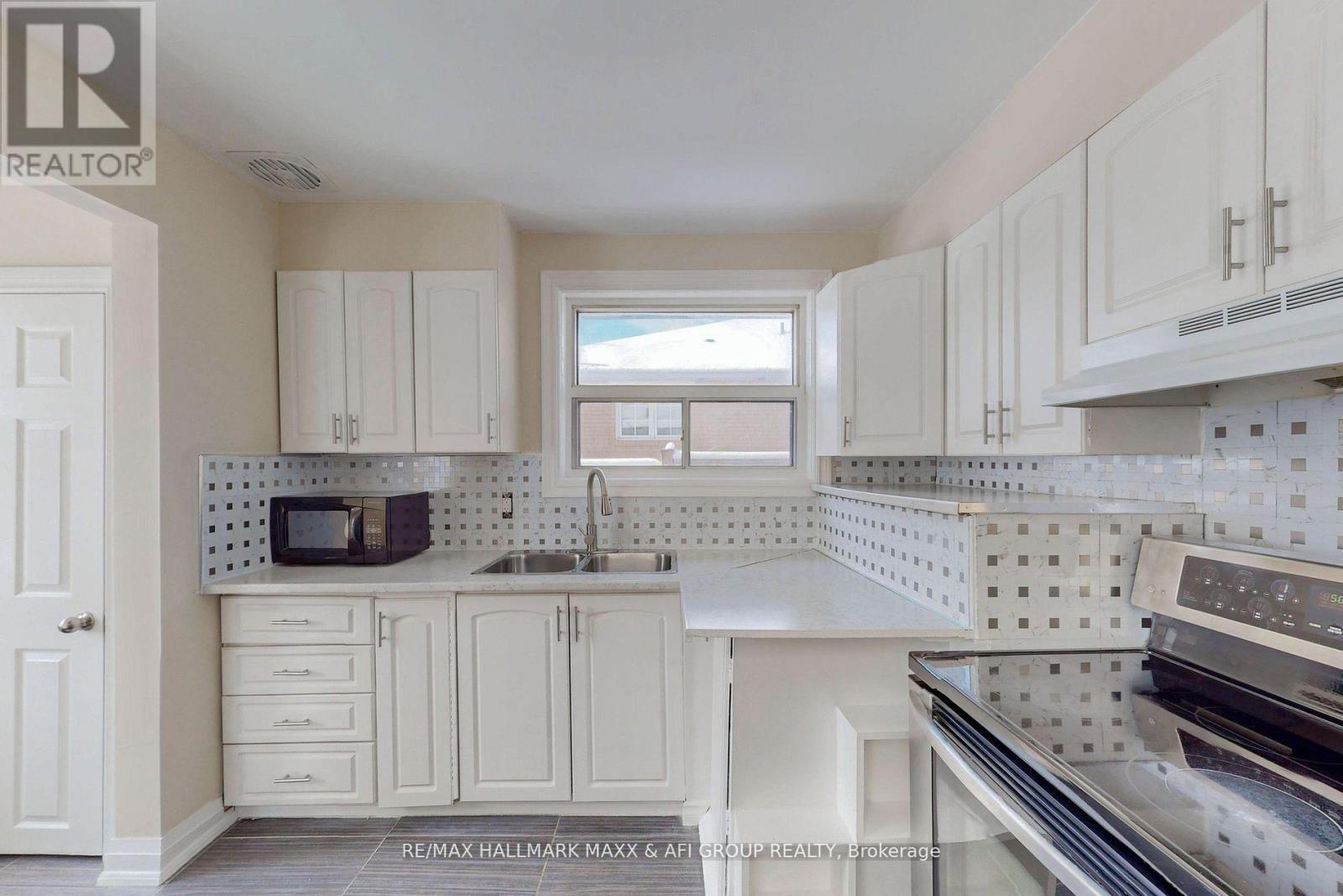 Main - 207 Septonne Avenue, Newmarket, Ontario  L3Y 2W5 - Photo 10 - N13548458