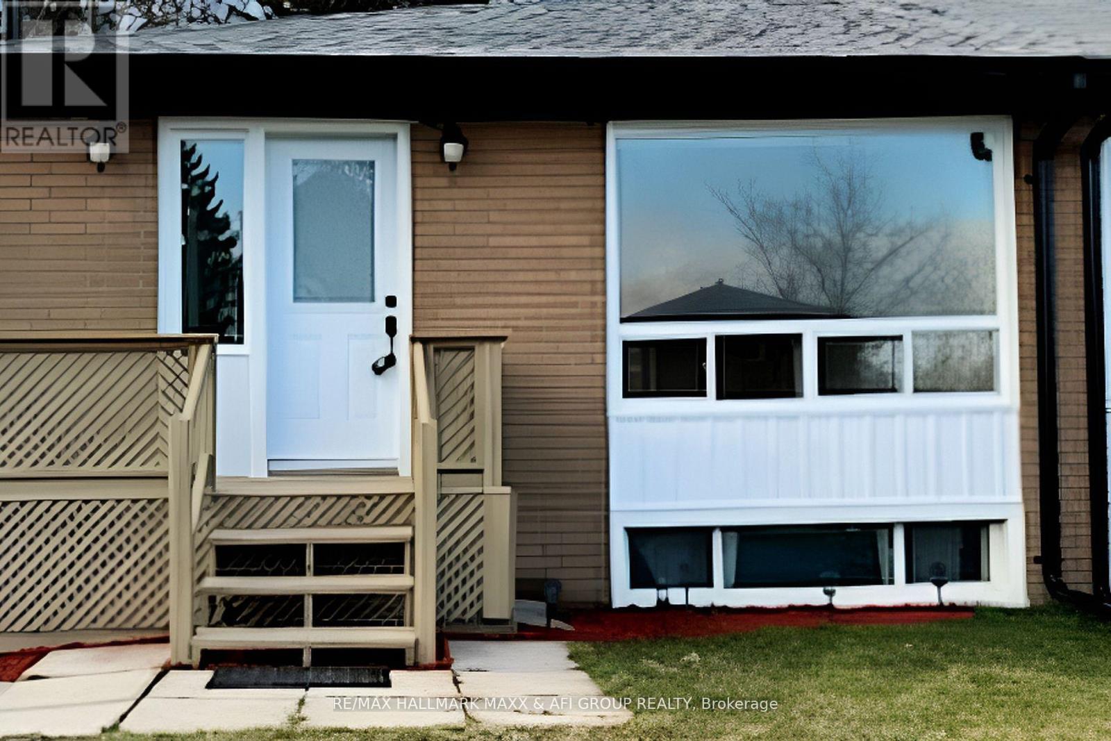 Main - 207 Septonne Avenue, Newmarket, Ontario  L3Y 2W5 - Photo 2 - N13548458