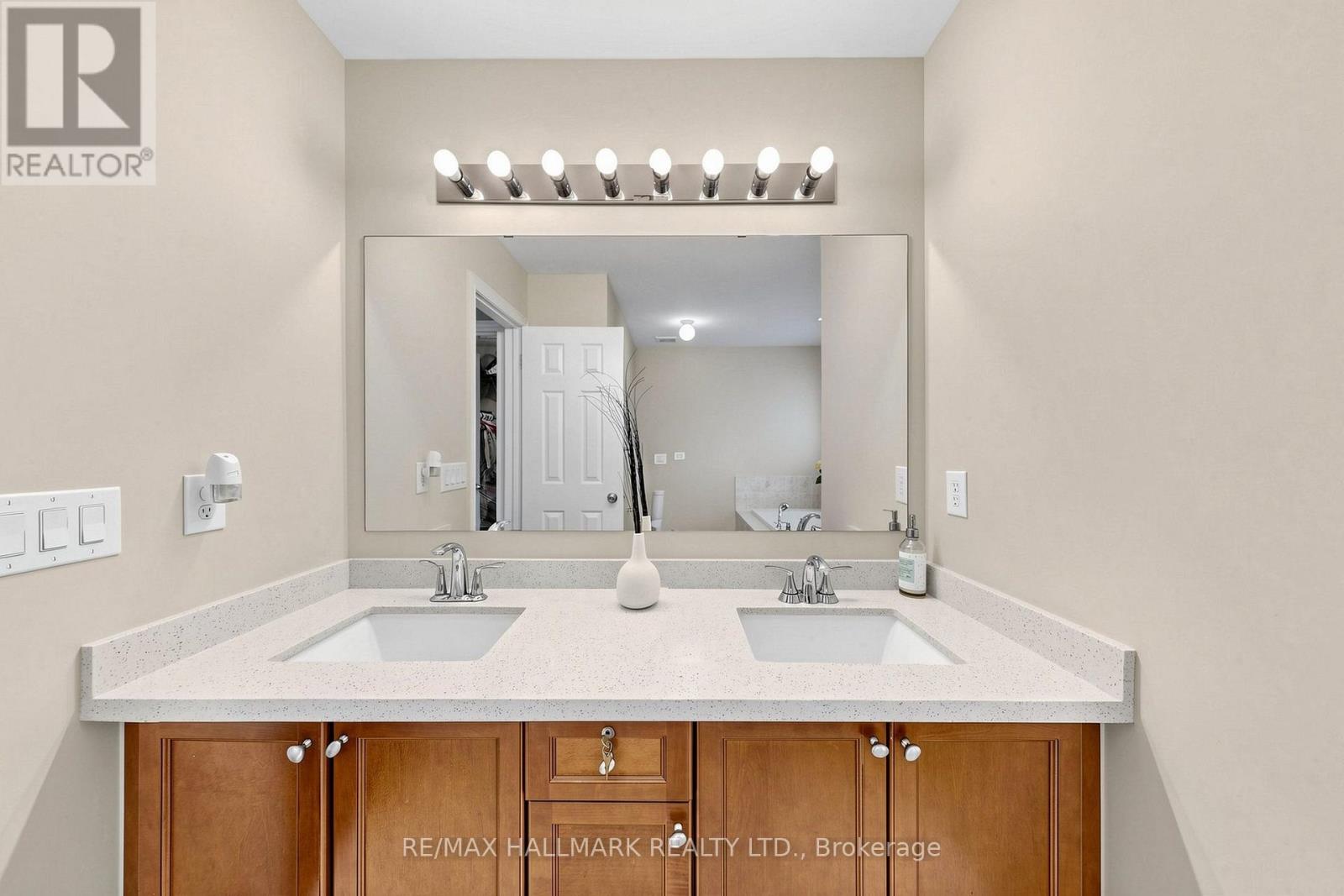 14 Kerr Lane, Aurora, Ontario  L4G 0E5 - Photo 22 - N13548506