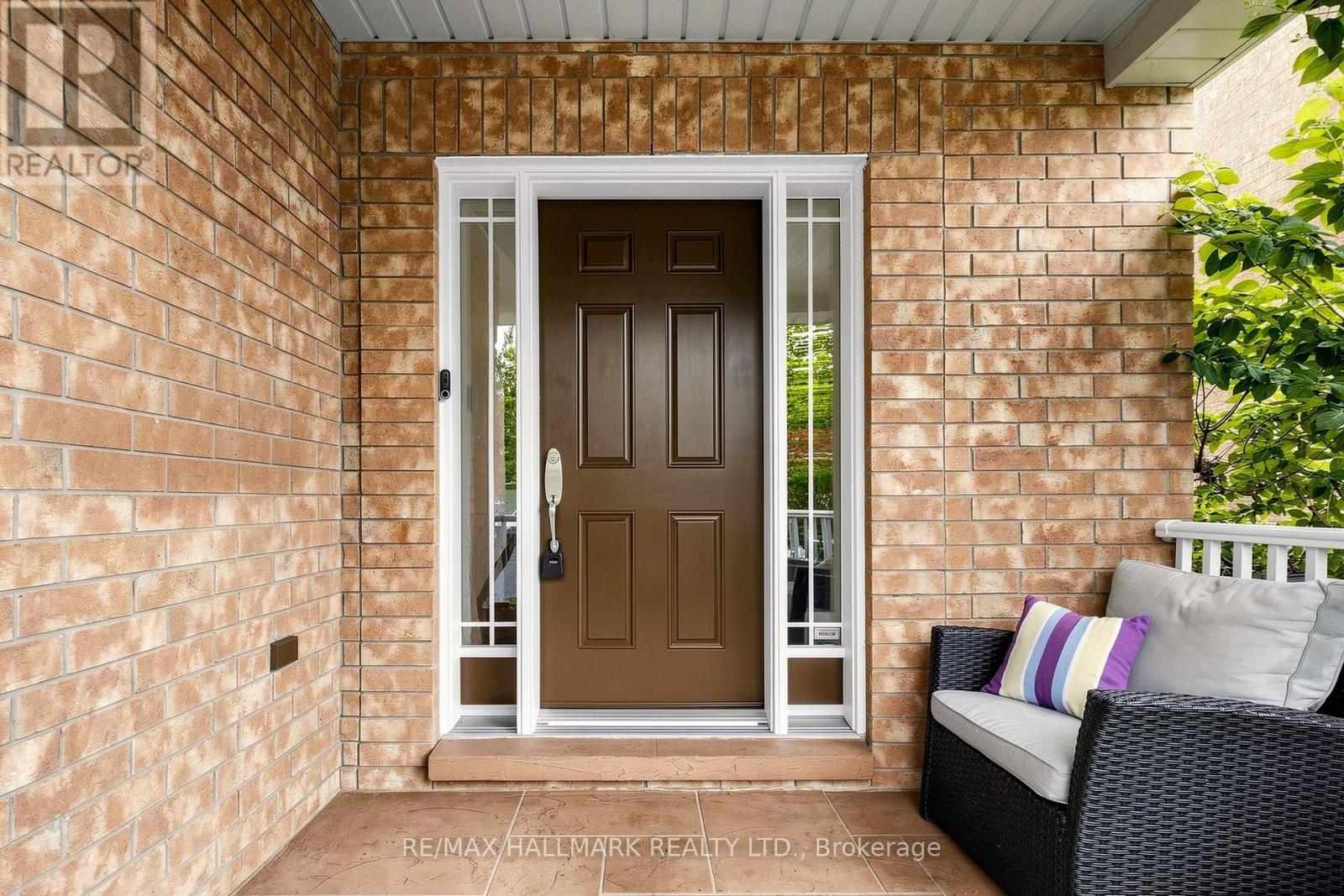 14 Kerr Lane, Aurora, Ontario  L4G 0E5 - Photo 3 - N13548506