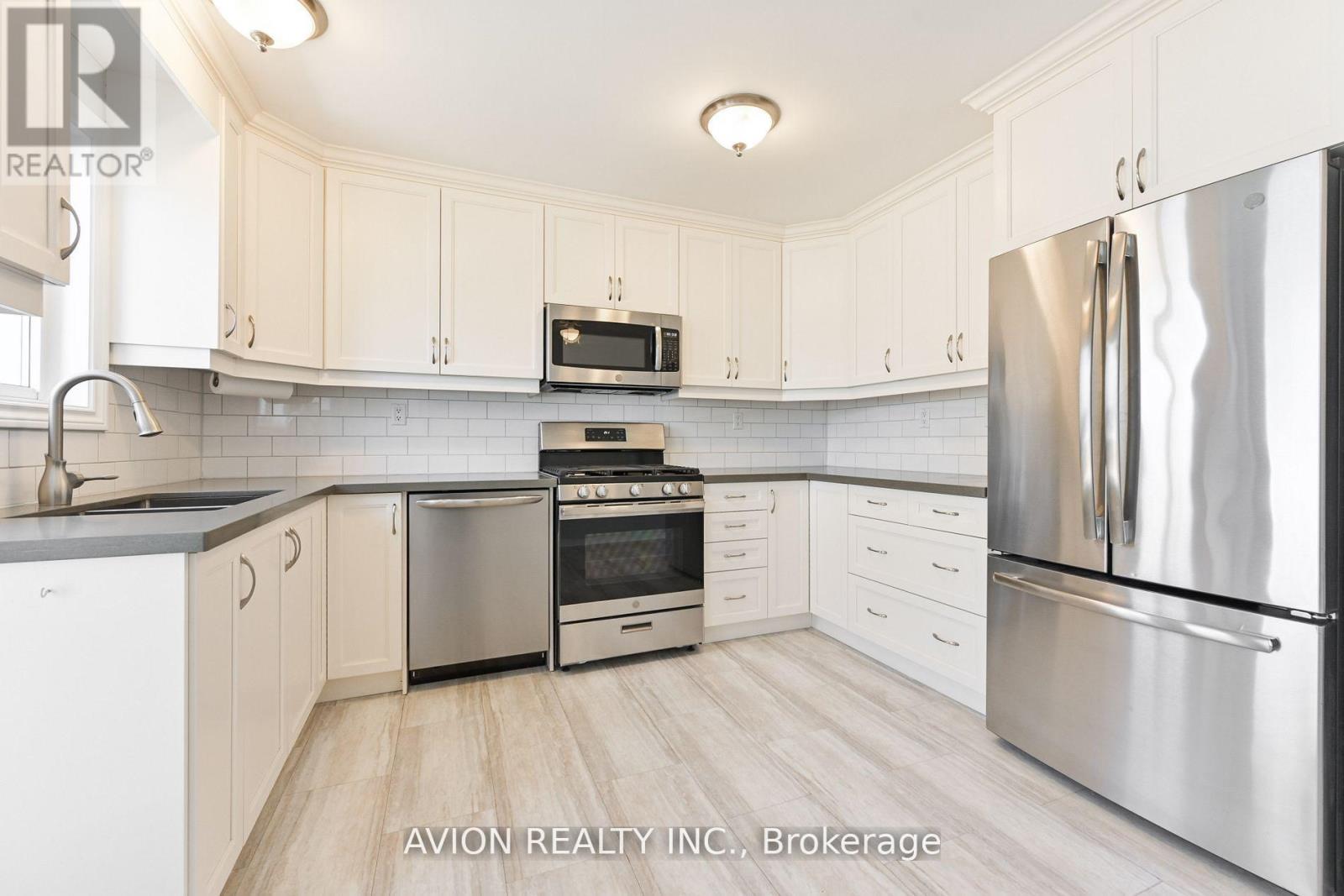 356 Tampa Drive, Georgina, Ontario  L4P 3A4 - Photo 3 - N13548518