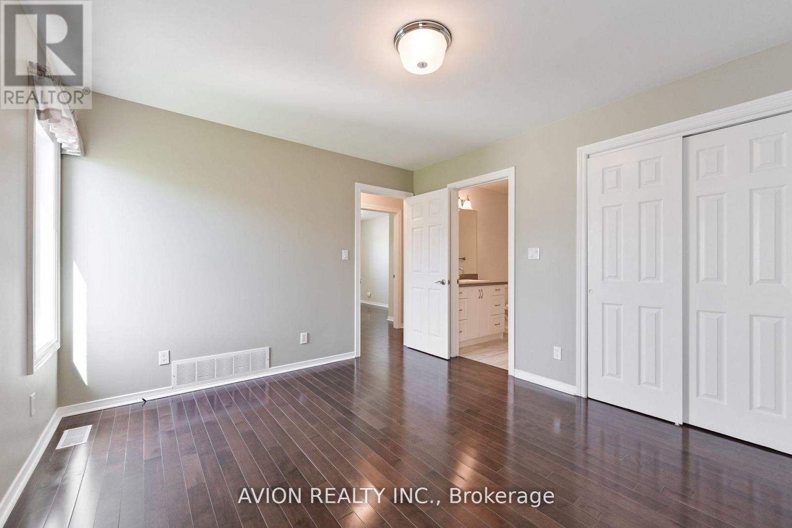 356 Tampa Drive, Georgina, Ontario  L4P 3A4 - Photo 8 - N13548518