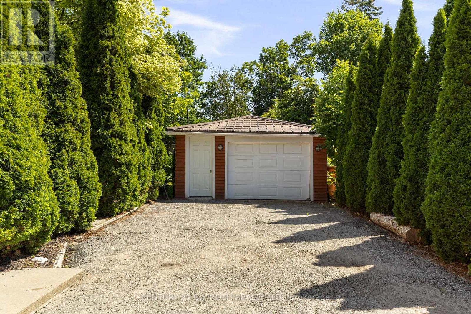7 Vine Street, Barrie, Ontario  L4N 2B1 - Photo 32 - S13548390