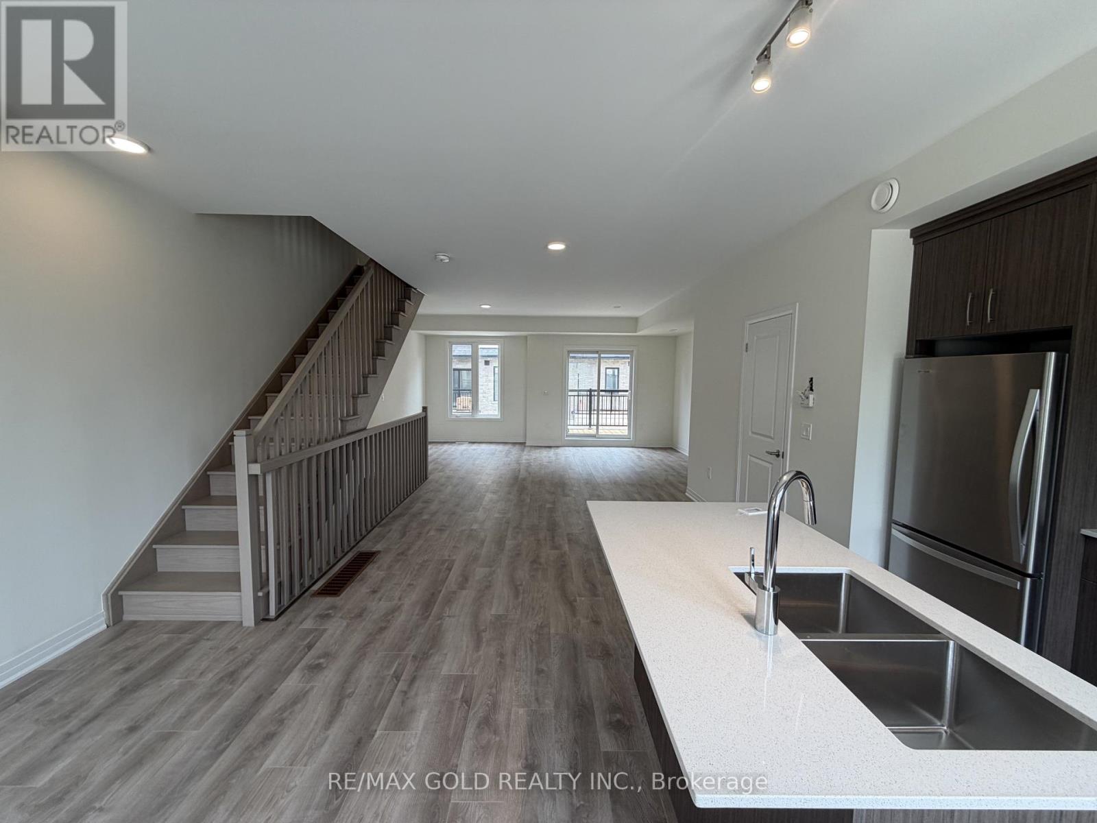 702 Royal Front Street, Mississauga, Ontario L4Y 0C8 - Photo 11 - W13548340