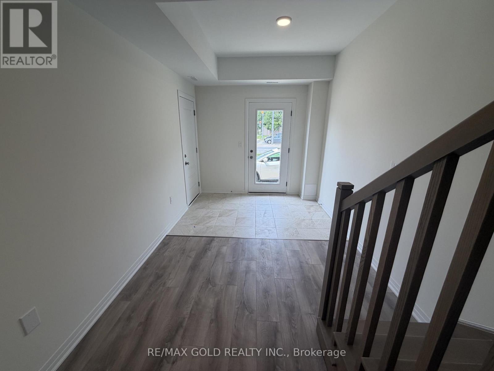 702 Royal Front Street, Mississauga, Ontario L4Y 0C8 - Photo 5 - W13548340