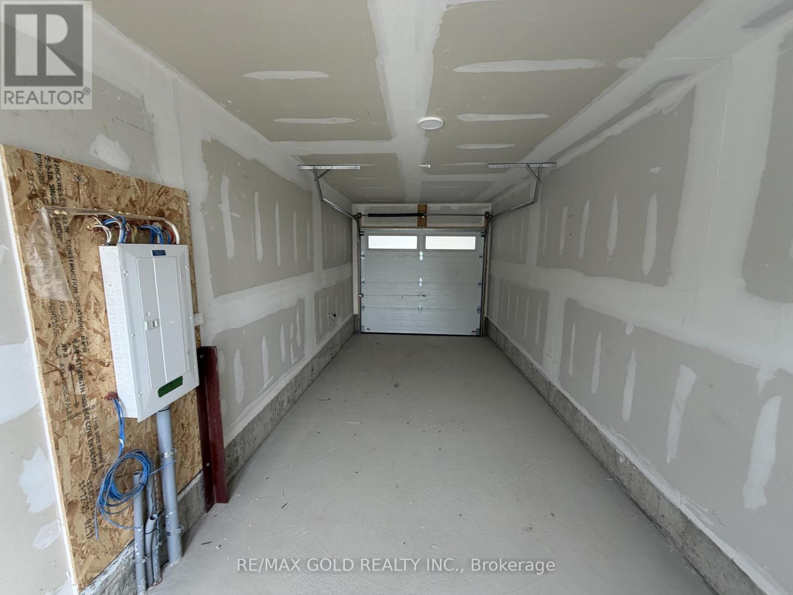 702 Royal Front Street, Mississauga, Ontario L4Y 0C8 - Photo 8 - W13548340