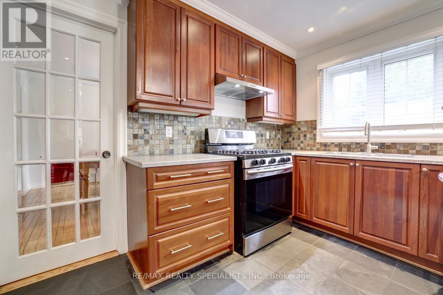 2510 Maid Marian Place, Mississauga, Ontario  L5K 2L9 - Photo 14 - W13548446