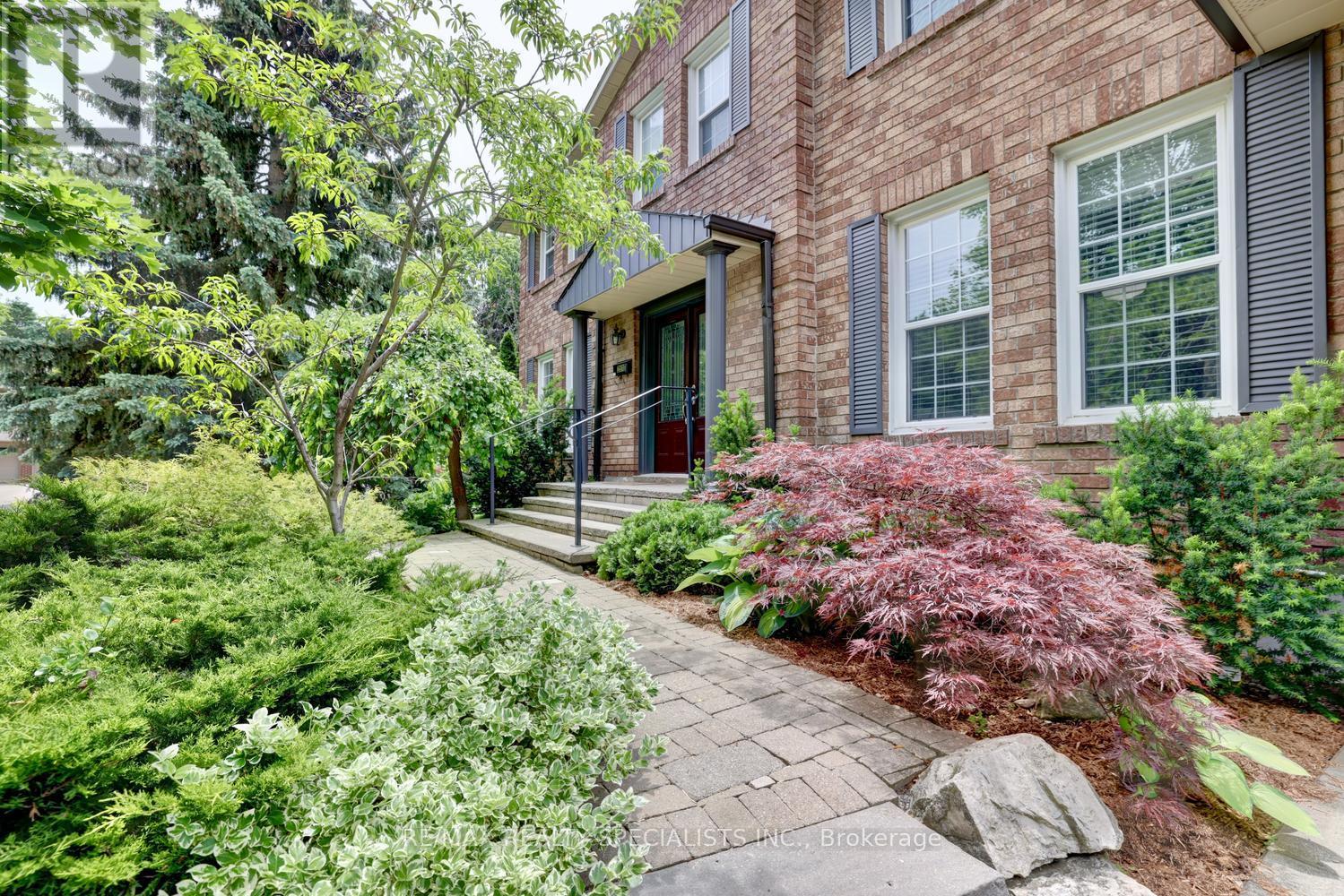 2510 Maid Marian Place, Mississauga, Ontario  L5K 2L9 - Photo 4 - W13548446