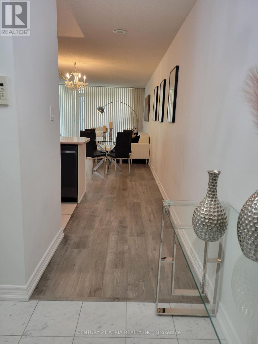 1801 - 156 Enfield Place, Mississauga, Ontario  L5B 4L8 - Photo 4 - W13548620