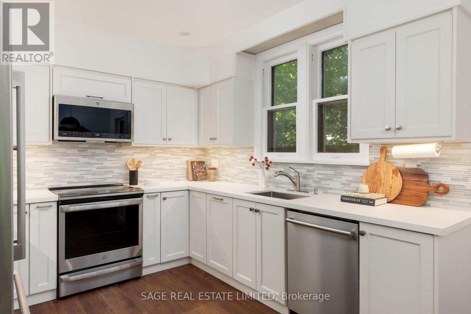 78 The Kingsway, Toronto, Ontario  M8X 2T5 - Photo 16 - W13548672
