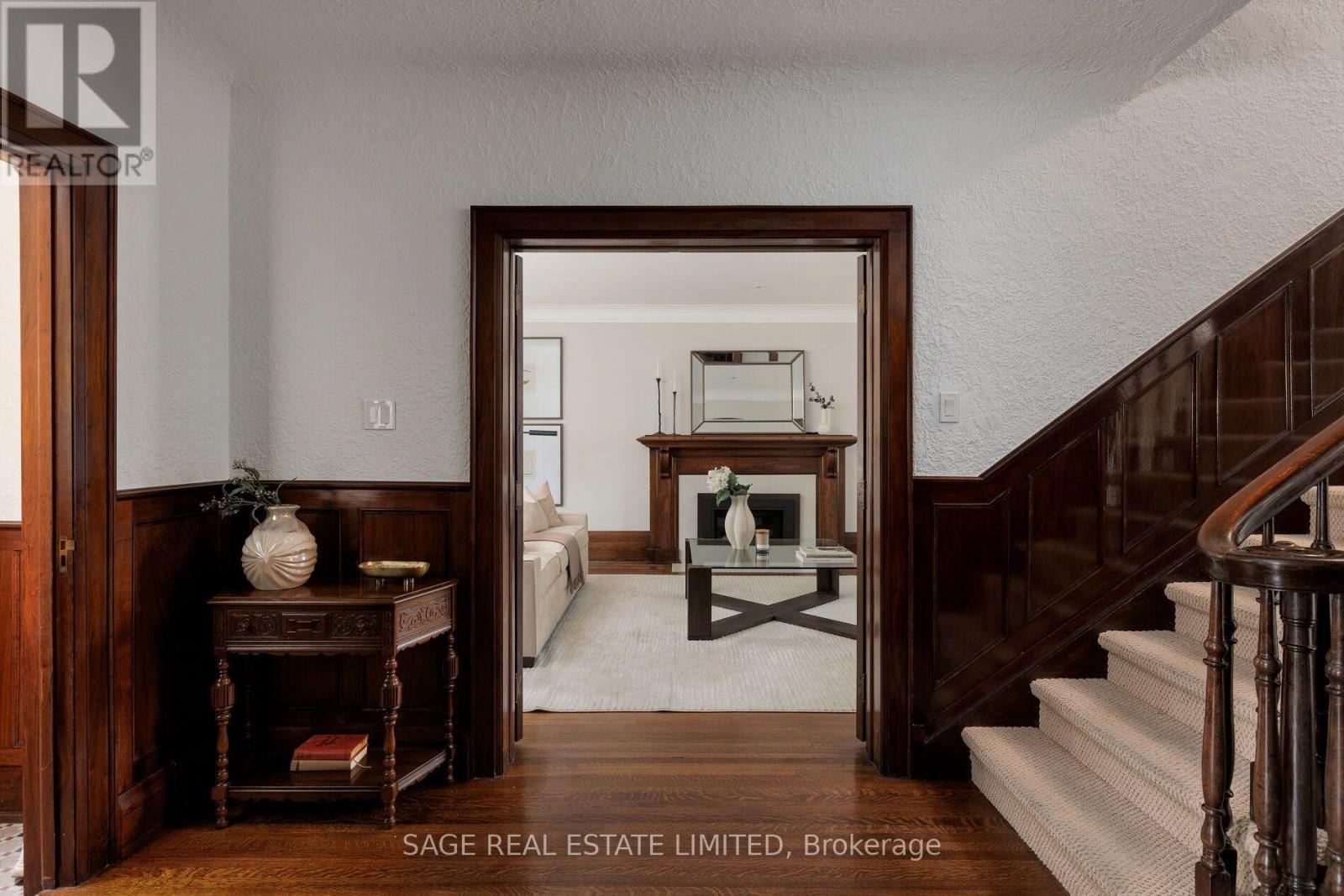 78 The Kingsway, Toronto, Ontario  M8X 2T5 - Photo 4 - W13548672