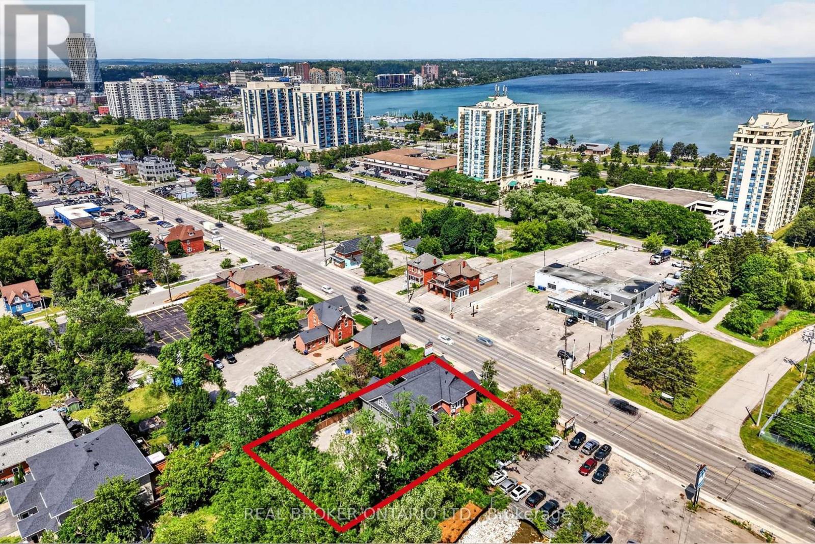 170 Bradford Street, Barrie, Ontario  L4N 3B5 - Photo 3 - S13537218