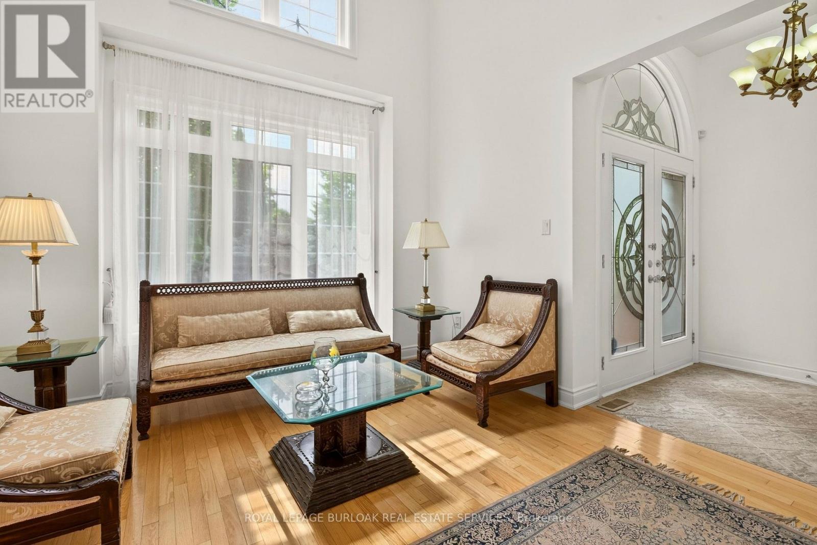 215 Burloak Drive, Oakville, Ontario  L6L 6T6 - Photo 7 - W13540704