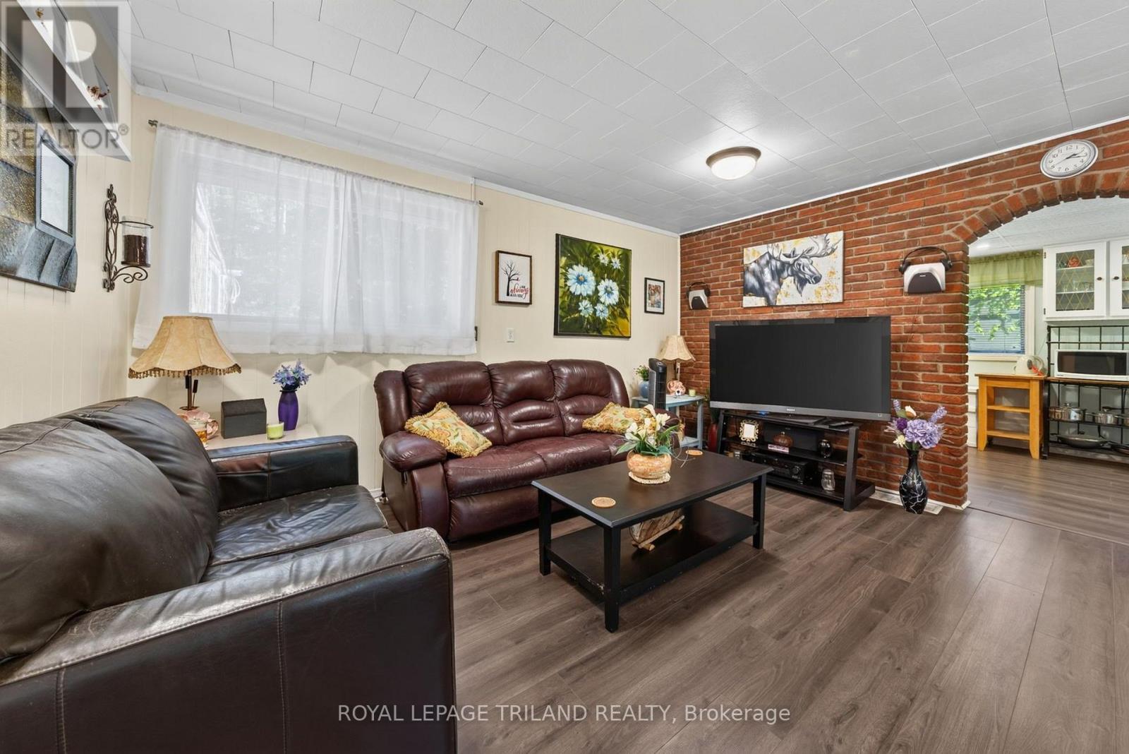 6302 Huron Drive, Lambton Shores, Ontario  N0N 1J1 - Photo 7 - X13515972