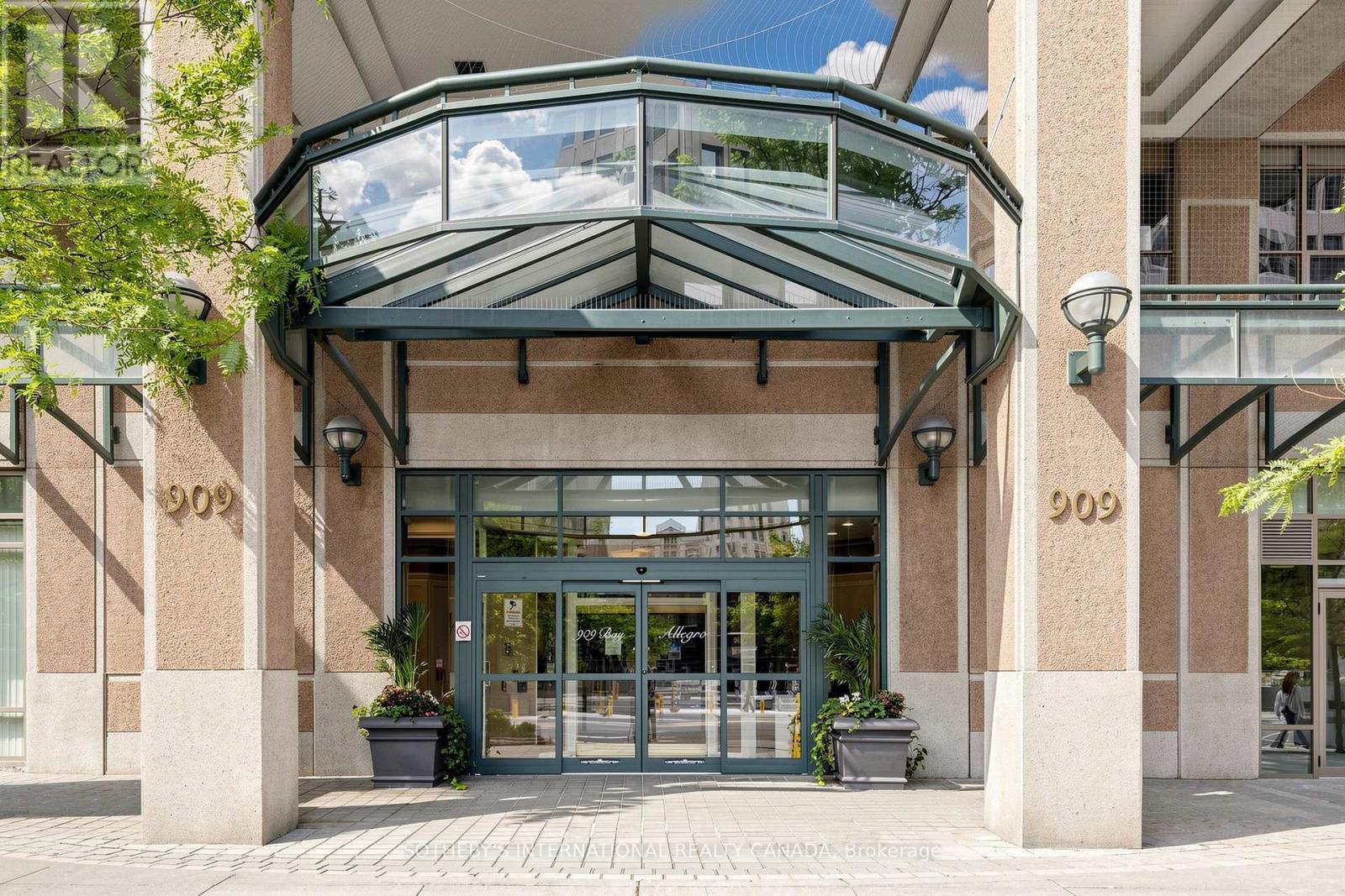 2303 - 909 Bay Street, Toronto, Ontario  M5S 1Z9 - Photo 28 - C13525262
