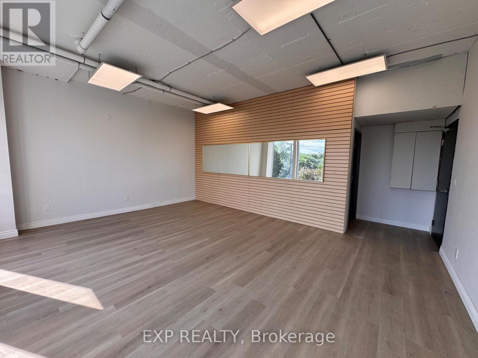 316 - 230 Lakeshore Road E, Mississauga, Ontario  L5G 1G7 - Photo 2 - W13431428