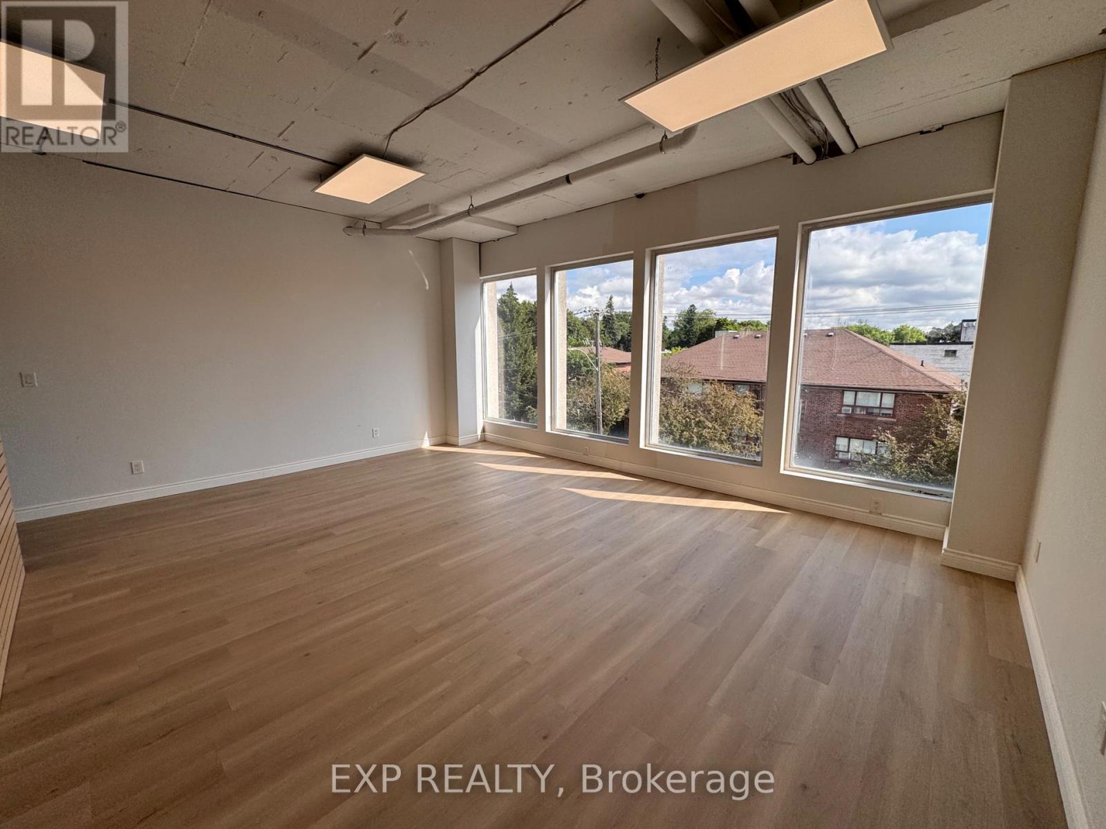 316 - 230 Lakeshore Road E, Mississauga, Ontario  L5G 1G7 - Photo 4 - W13431428
