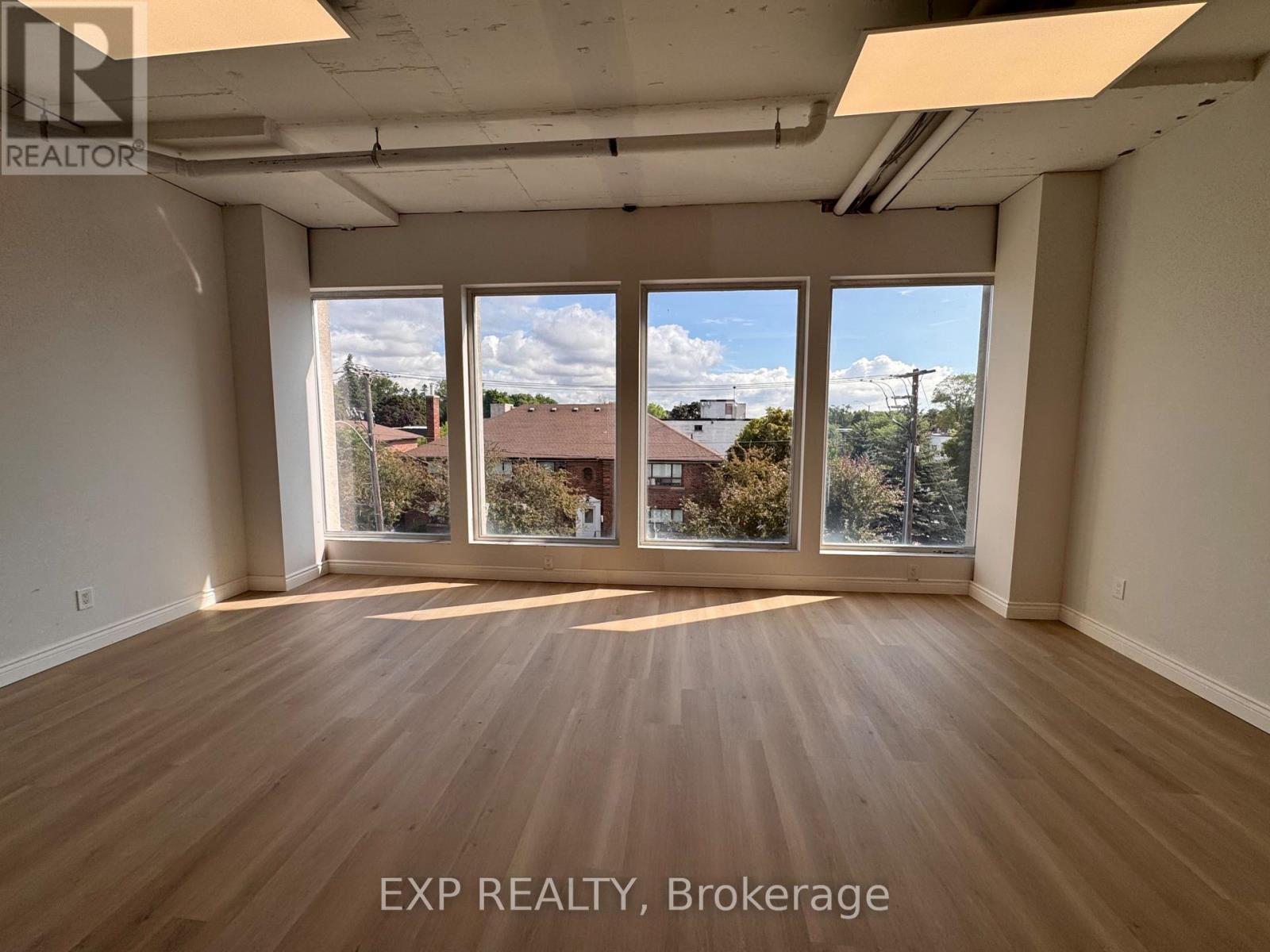 316 - 230 Lakeshore Road E, Mississauga, Ontario  L5G 1G7 - Photo 5 - W13431428