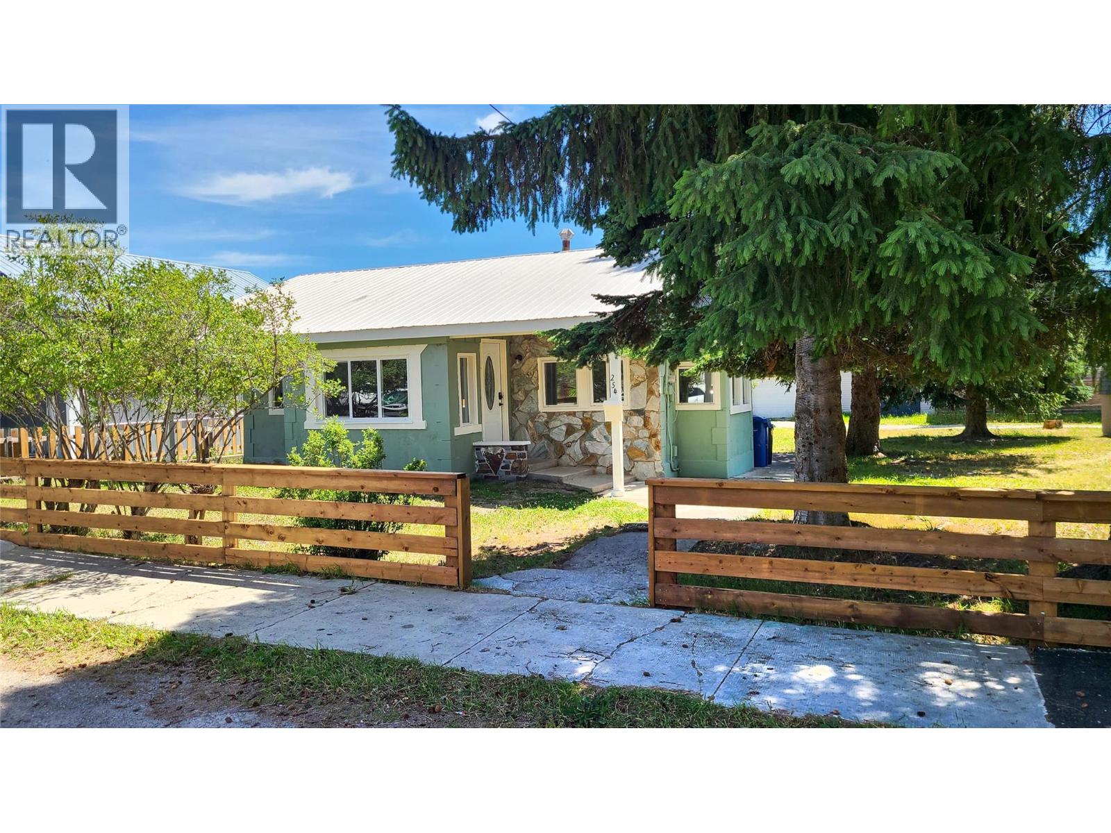 254 Ritchie Street, Kimberley, British Columbia V1A 1L9 - Photo 1 - 10394047