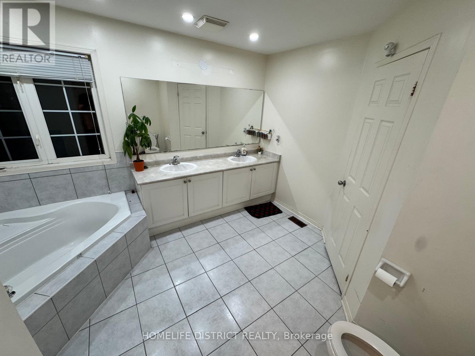 1100 Ashgrove Crescent, Oshawa, Ontario L1K 2W4 - Photo 25 - E13111712