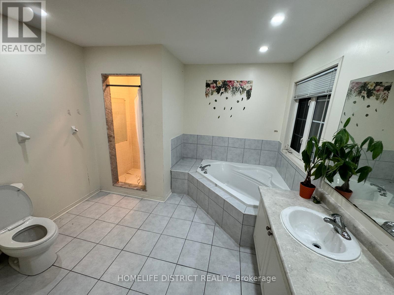 1100 Ashgrove Crescent, Oshawa, Ontario L1K 2W4 - Photo 9 - E13111712
