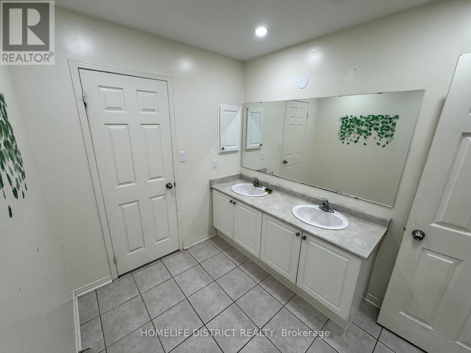 1100 Ashgrove Crescent, Oshawa, Ontario L1K 2W4 - Photo 8 - E13111712