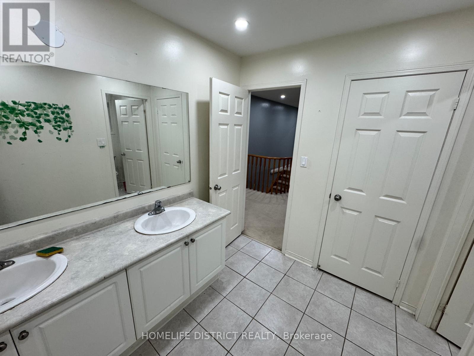 1100 Ashgrove Crescent, Oshawa, Ontario L1K 2W4 - Photo 7 - E13111712