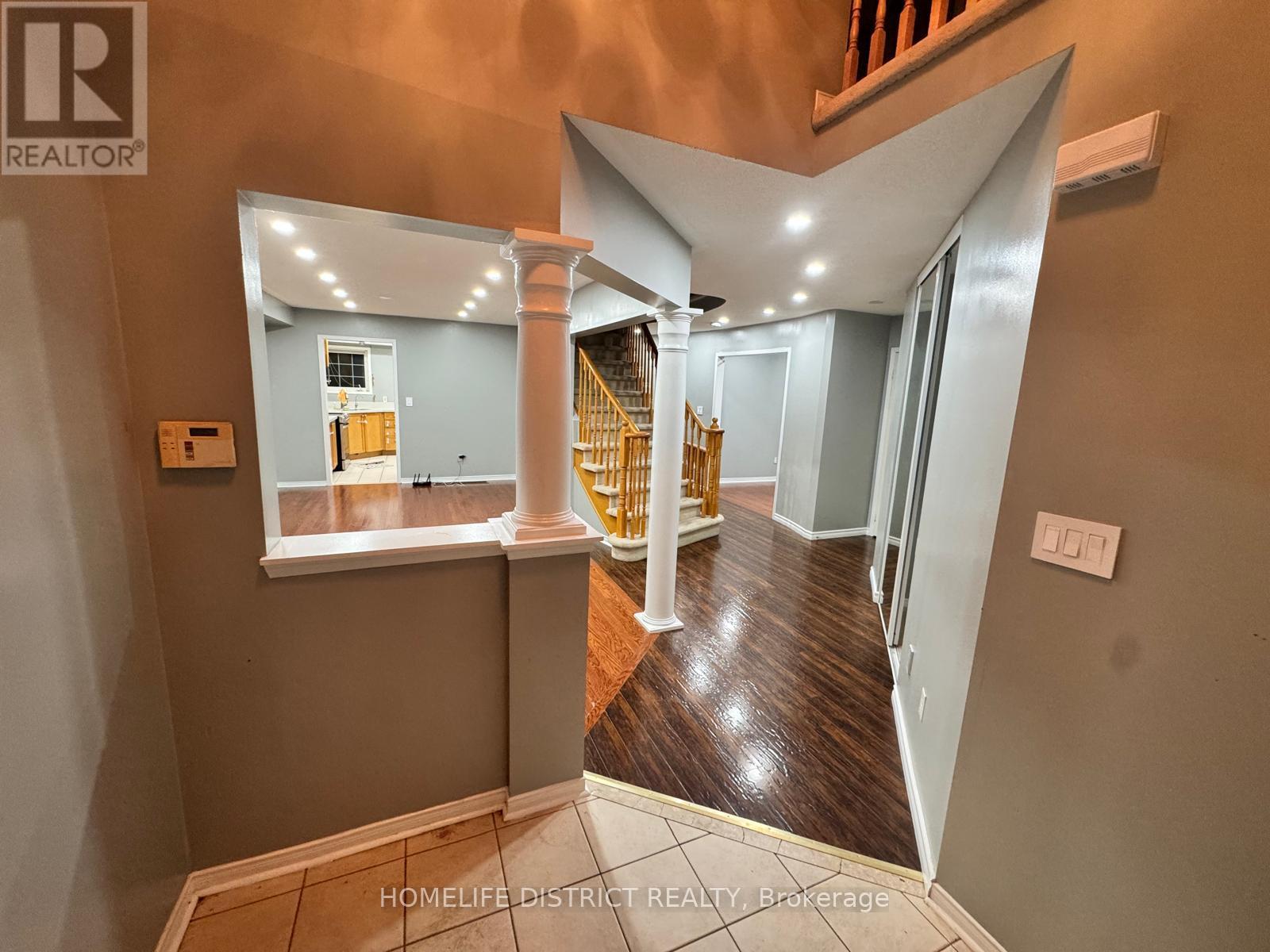 1100 Ashgrove Crescent, Oshawa, Ontario L1K 2W4 - Photo 4 - E13111712
