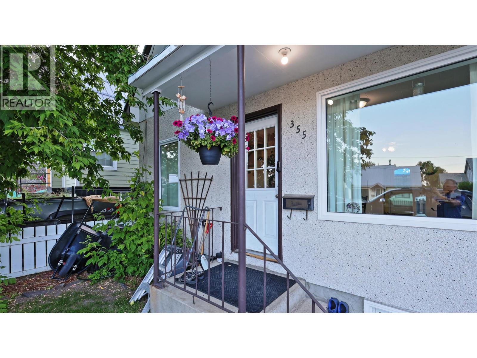 355 Ritchie Street, Kimberley, British Columbia V1A 1M3 - Photo 2 - 10394004