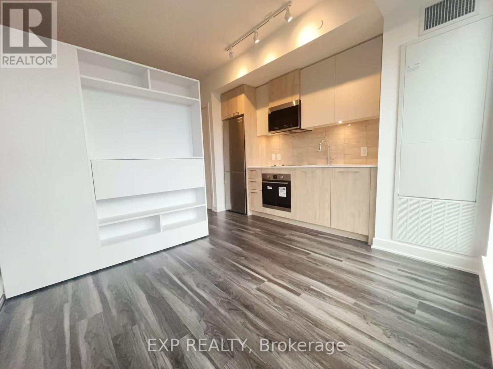546 - 30 Dreamers Way, Toronto, Ontario  M5A 0Y7 - Photo 3 - C13548758