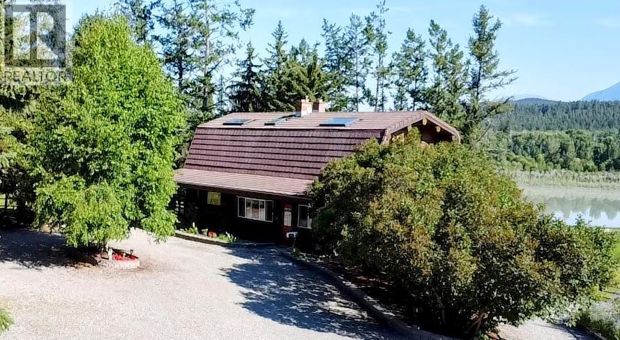 8793 Colony Road, Wardner, British Columbia V0B 2J0 - Photo 2 - 10394197