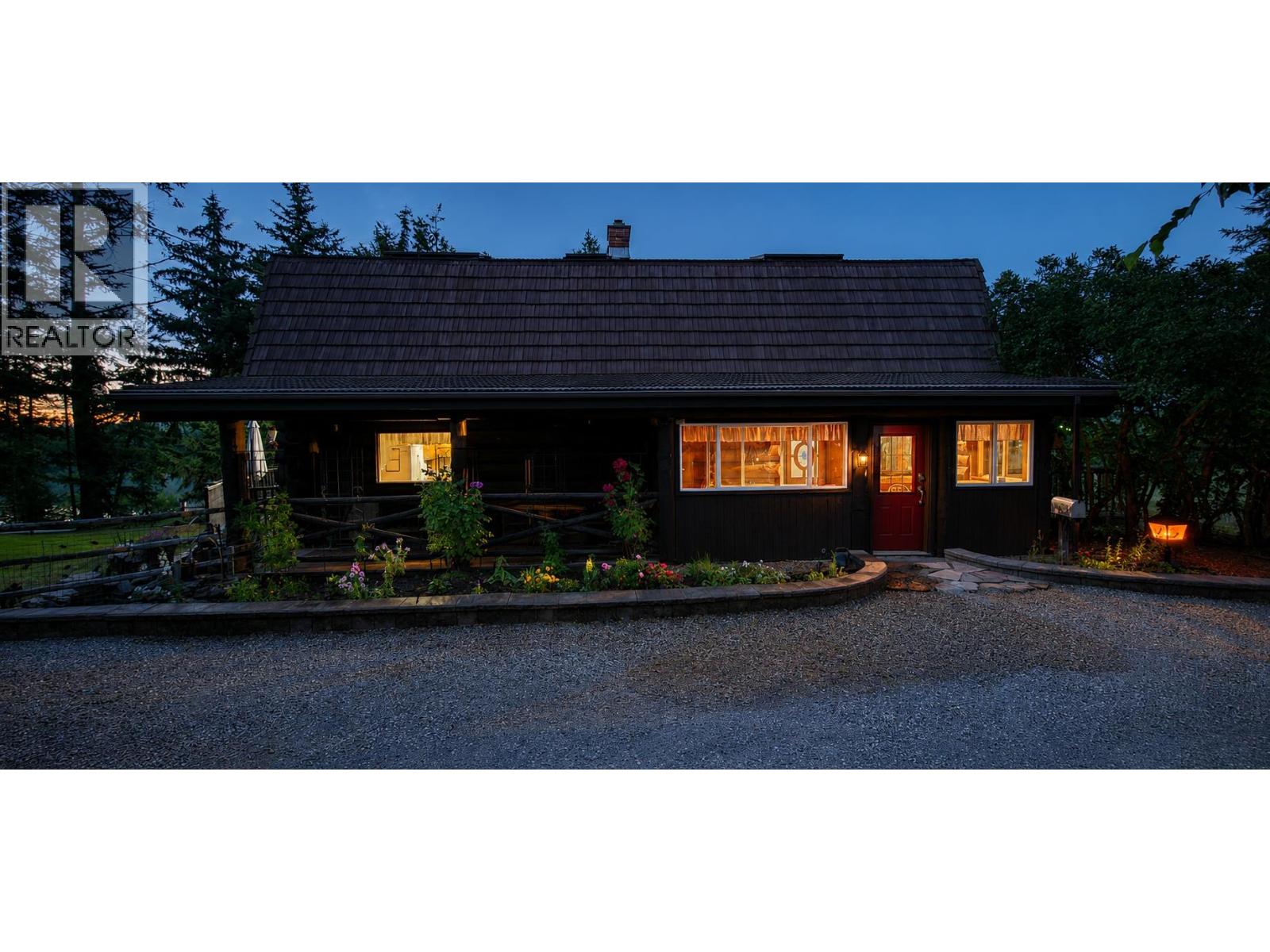 8793 Colony Road, Wardner, British Columbia V0B 2J0 - Photo 45 - 10394197