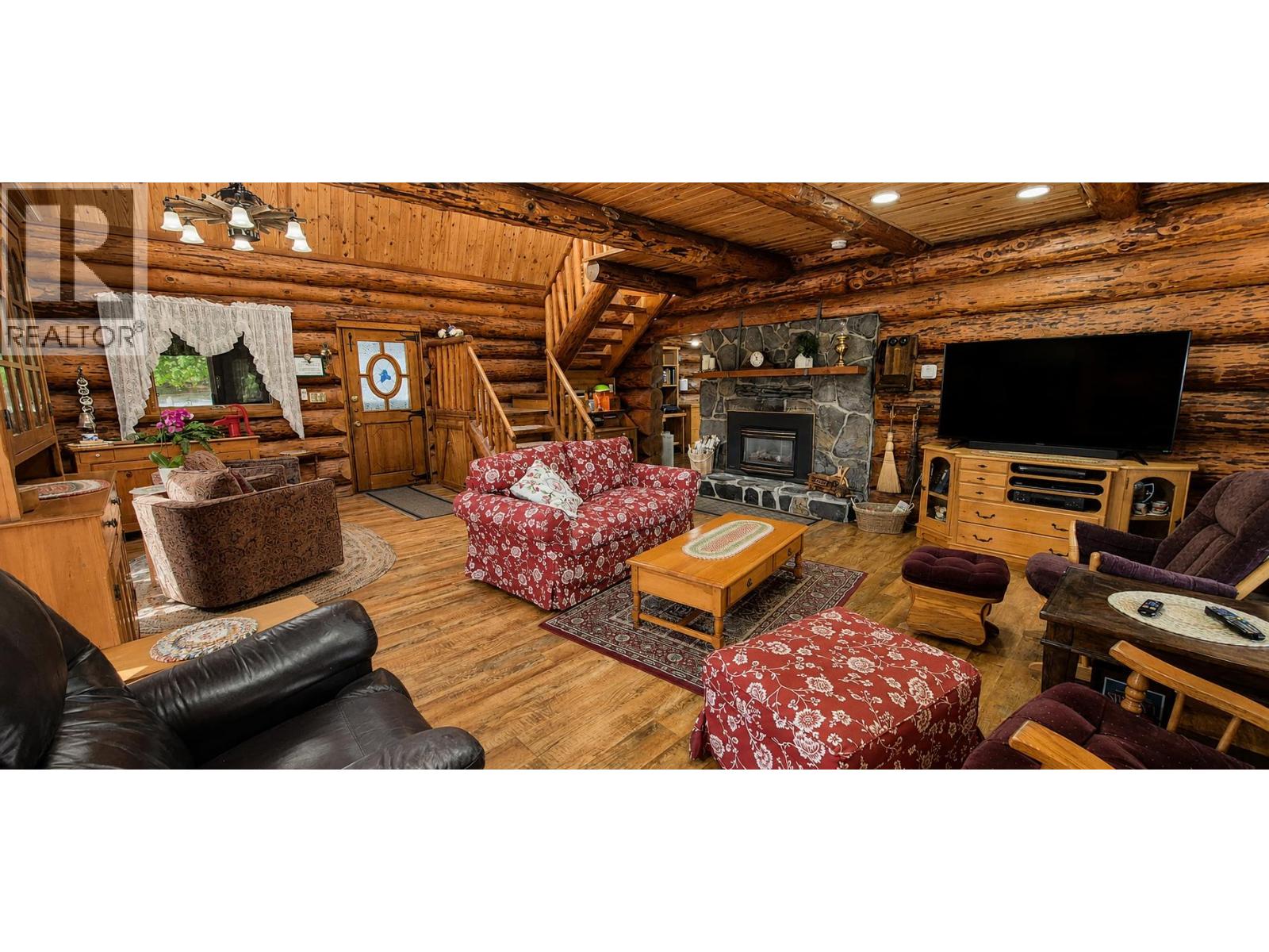 8793 Colony Road, Wardner, British Columbia V0B 2J0 - Photo 9 - 10394197