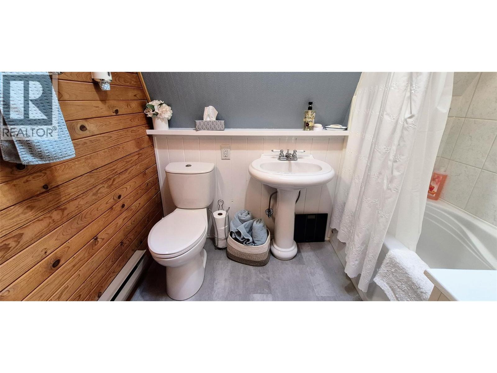 8793 Colony Road, Wardner, British Columbia V0B 2J0 - Photo 22 - 10394197