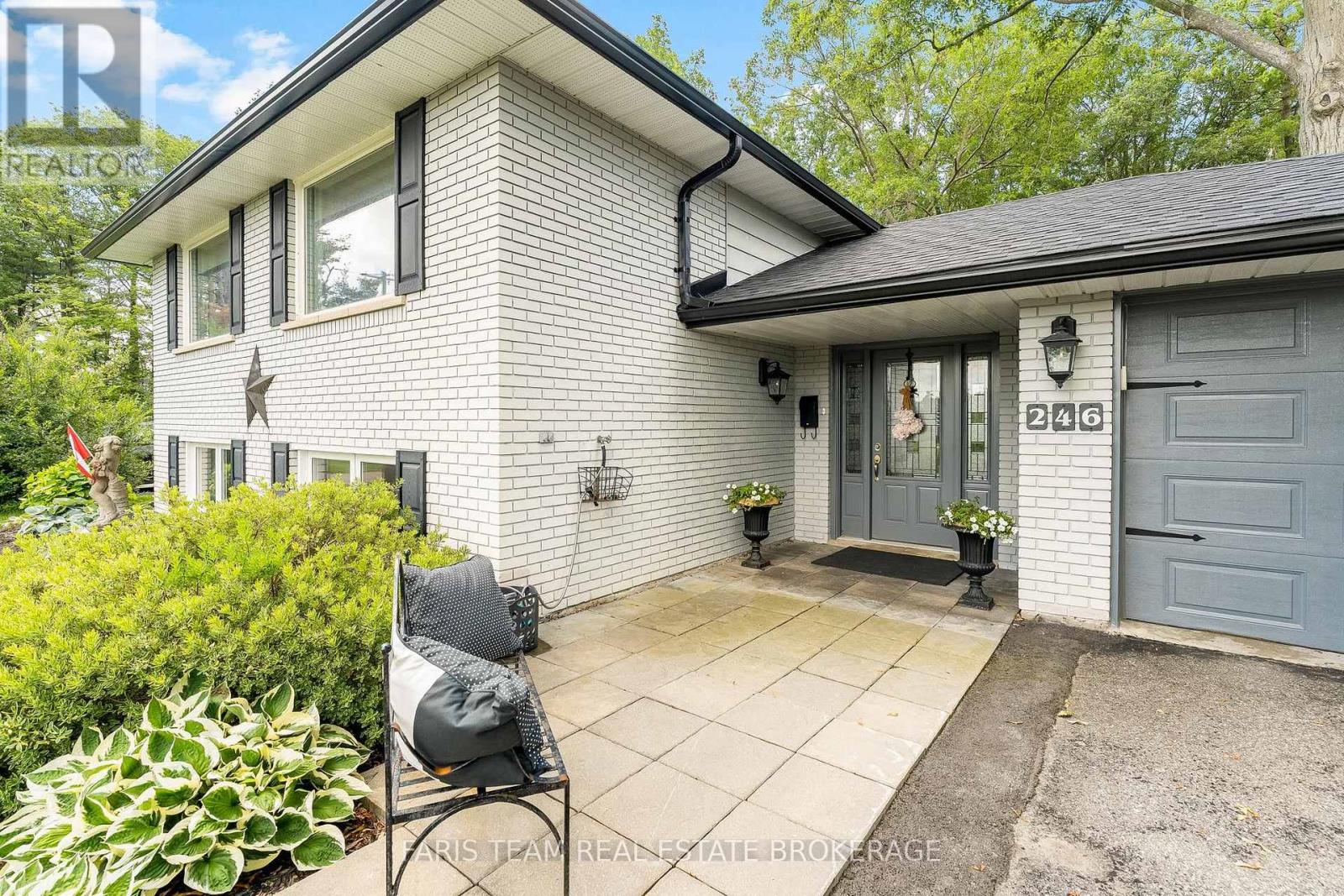 246 Sunnidale Road, Barrie, Ontario  L4N 5N9 - Photo 3 - S13544864