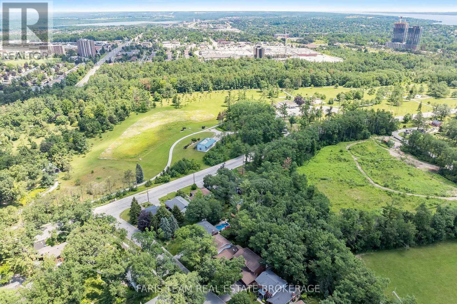 246 Sunnidale Road, Barrie, Ontario  L4N 5N9 - Photo 39 - S13544864