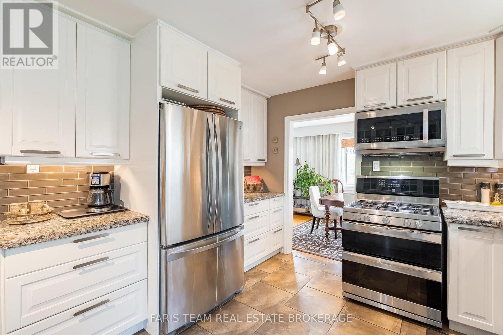 246 Sunnidale Road, Barrie, Ontario  L4N 5N9 - Photo 7 - S13544864