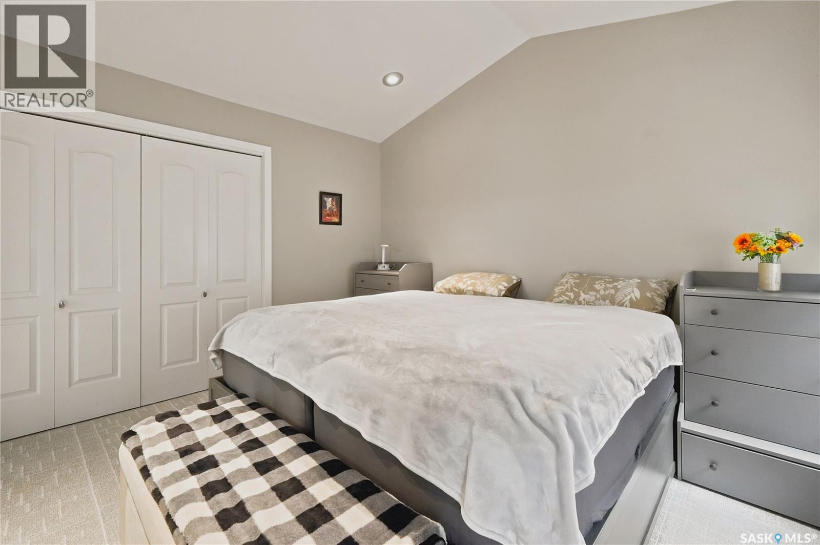 303 East Hampton Boulevard E, Saskatoon, Saskatchewan  S7R 0A5 - Photo 17 - SK041997