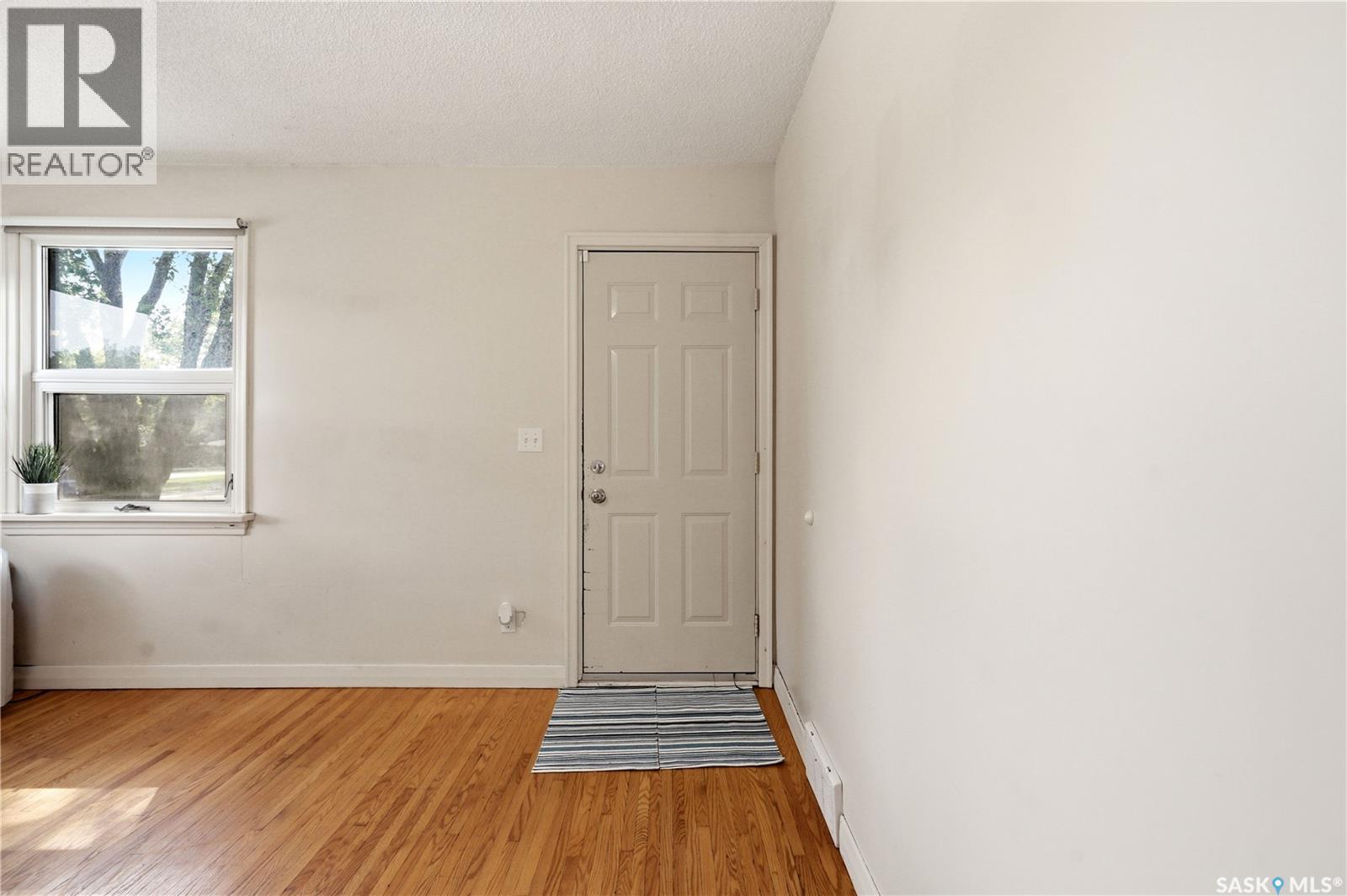 806 L Avenue N, Saskatoon, Saskatchewan  S7L 2R4 - Photo 5 - SK041942