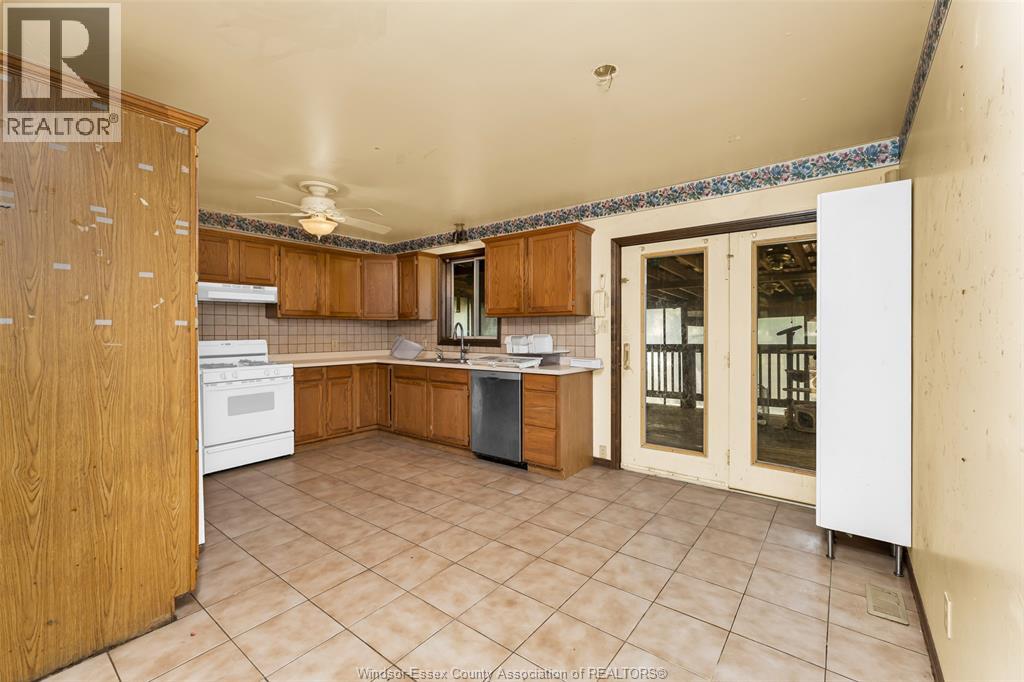 2525 Strawberry Drive, Tecumseh, Ontario  N9K 1C3 - Photo 14 - 26016633
