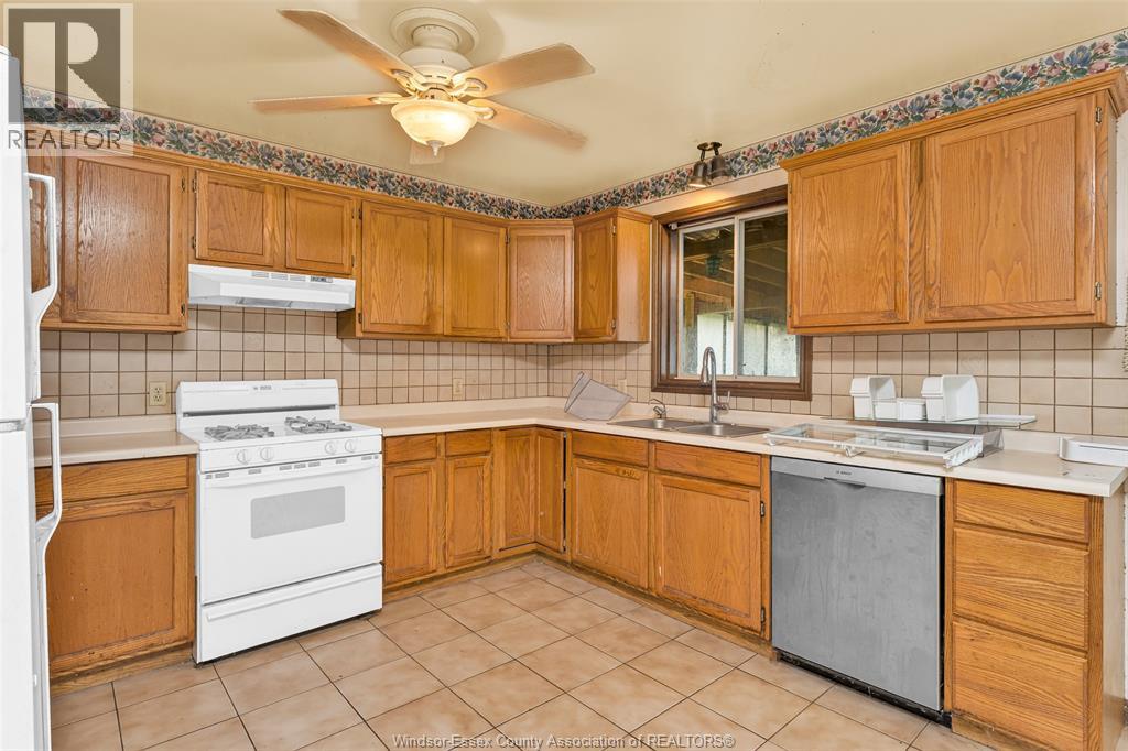 2525 Strawberry Drive, Tecumseh, Ontario  N9K 1C3 - Photo 18 - 26016633