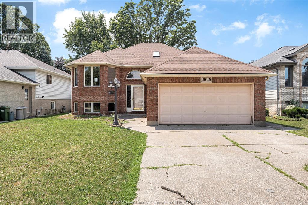 2525 Strawberry Drive, Tecumseh, Ontario  N9K 1C3 - Photo 3 - 26016633