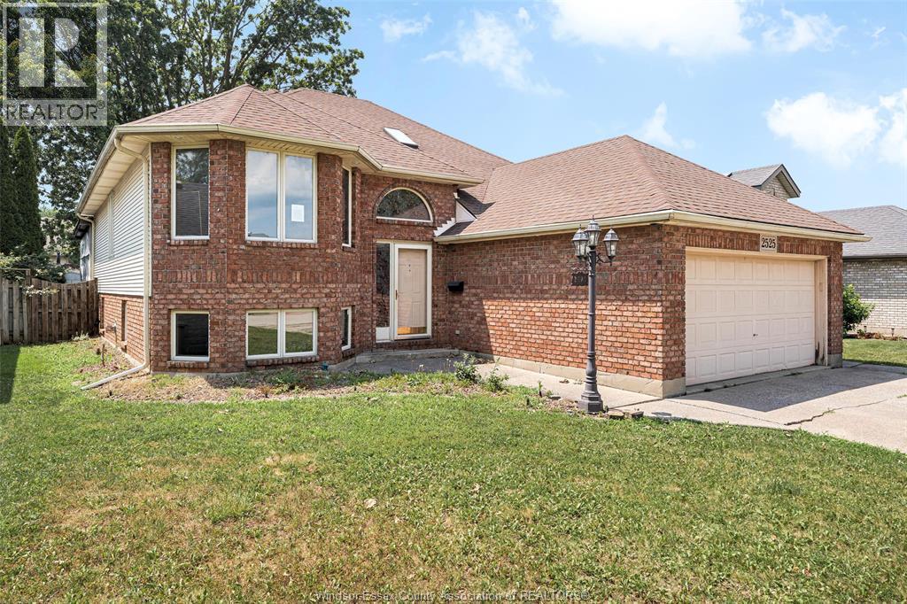 2525 Strawberry Drive, Tecumseh, Ontario  N9K 1C3 - Photo 4 - 26016633