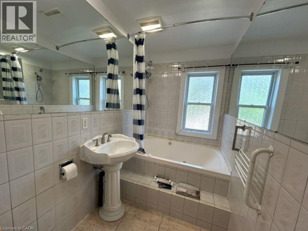 24 Garfield Avenue S Unit# Main, Hamilton, Ontario  L8M 2R8 - Photo 11 - 40846485