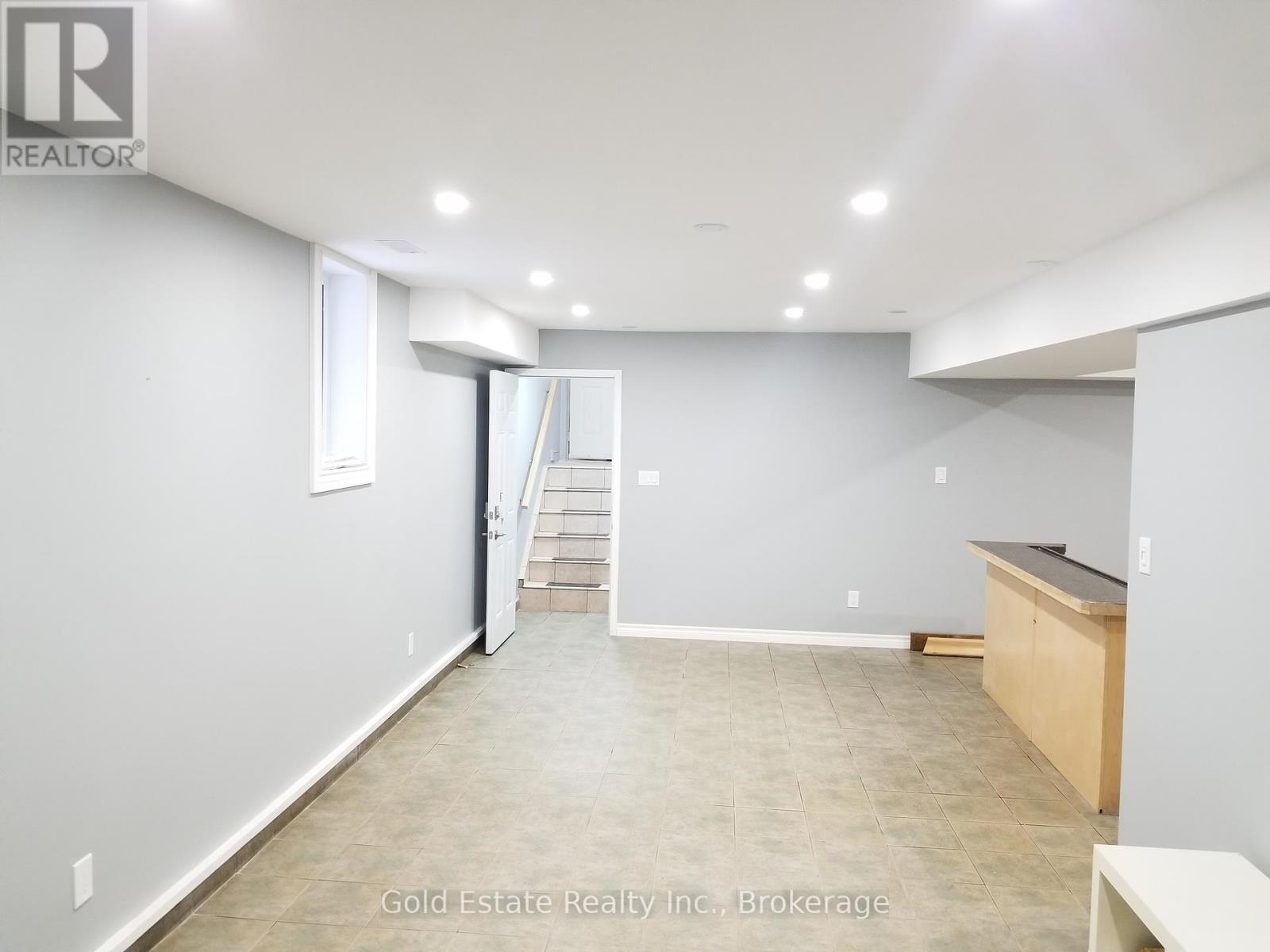 Bsmt - 426 Langlois Avenue, Windsor, Ontario  N9A 2G4 - Photo 9 - X13432654