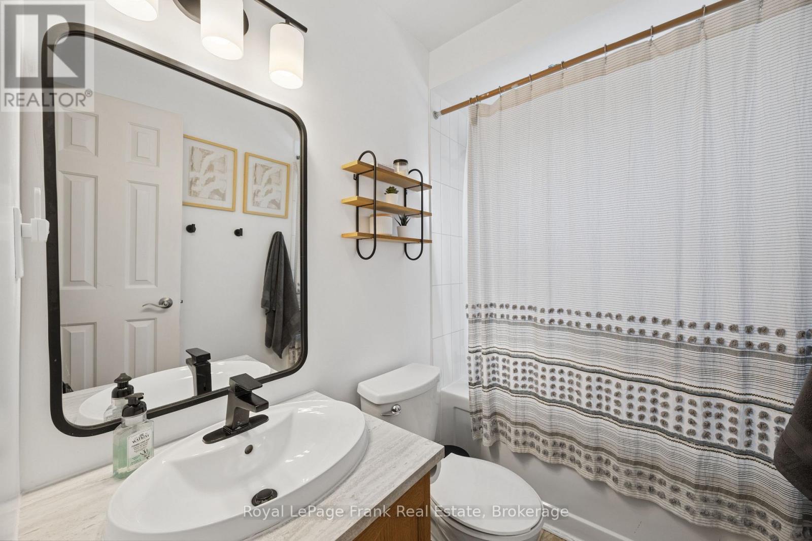 9 Giles Court, Whitby, Ontario  L1N 8T6 - Photo 23 - E13549114