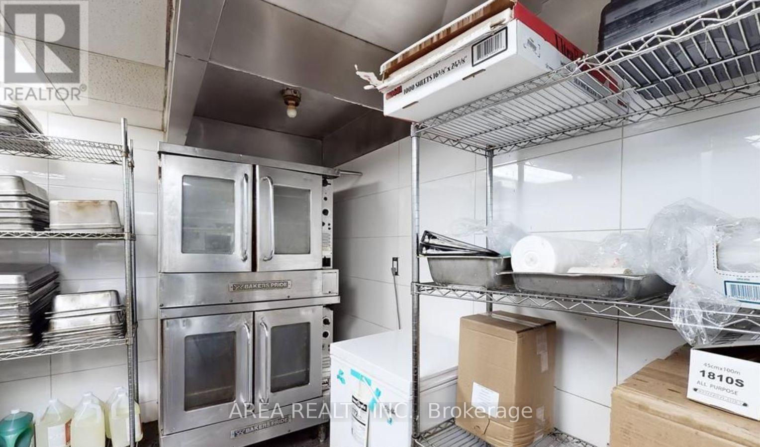 Lower - 2472 Yonge Street, Toronto, Ontario M4P 2H5 - Photo 3 - C13549004