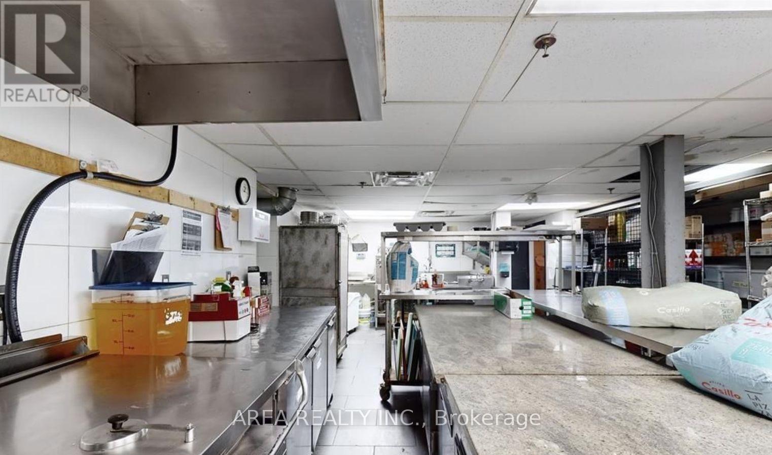 Lower - 2472 Yonge Street, Toronto, Ontario M4P 2H5 - Photo 4 - C13549004
