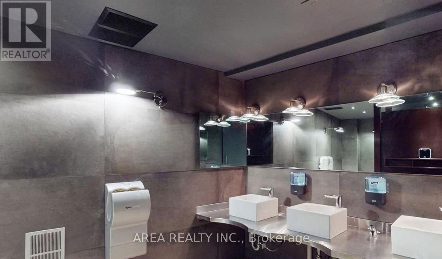 Lower - 2472 Yonge Street, Toronto, Ontario M4P 2H5 - Photo 7 - C13549004